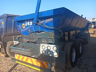 2014 Kearney 18cub chrome side tipper link trailer.