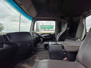 2014 Toyota Hino 2038 single diff truck 4x2.