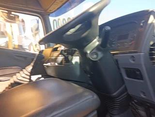 2010  Mercedes 1840 single diff truck 4x2