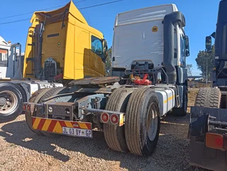 2010  Mercedes 1840 single diff truck 4x2
