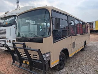 2008 Isuzu 25 seater bus(ex army bus)