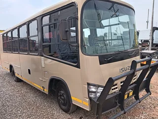 2008 Isuzu 25 seater bus(ex army bus)
