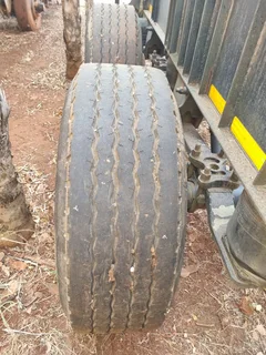 2006 Busaf 12m skeletal tri axle trailer