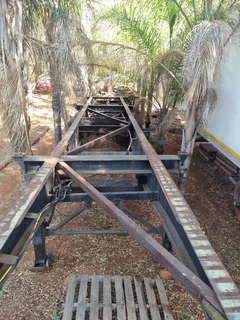 2006 Busaf 12m skeletal tri axle trailer