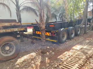 2006 Busaf 12m skeletal tri axle trailer