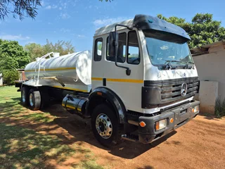 Mercedes 2426 16000L water tanker truck Ade422 V8N Motor.