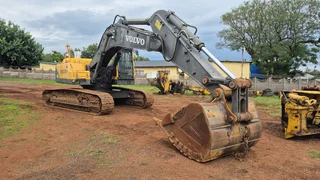 2015 Volvo EC360BLC 35 ton excavator