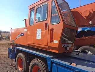 2005 Tadano 300E 30 ton mobil crane