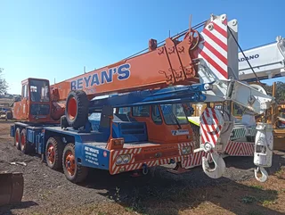2005 Tadano 300E 30 ton mobil crane
