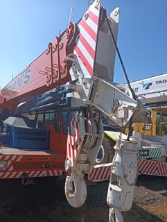 2005 Tadano 300E 30 ton mobil crane