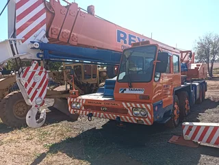 2005 Tadano 300E 30 ton mobil crane