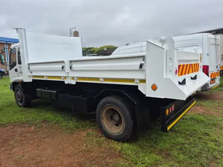 2009 Isuzu FTR700 with new 6cub tipper truck
