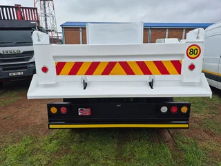 2009 Isuzu FTR700 with new 6cub tipper truck