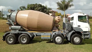 2014 Mercedes 3535 cement mixer Twinsteer truck 8x4