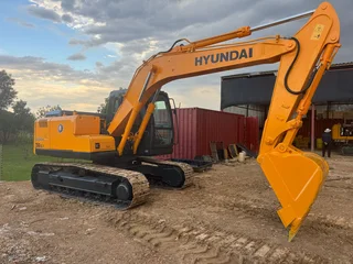 Hyundai 140-7 track excavator 14 ton