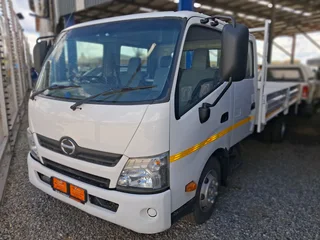 2013 Toyota Hino 815 auto double cab dropside body truck