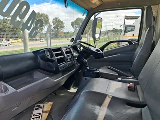 2012 Toyota Hino 300 cattle body truck.4 ton