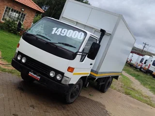 1999 Toyota dyna 3 ton with box body truck