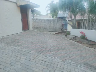 One bedroom granny flat to let in Malvern