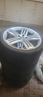 R LINE AUDI MAGS with tires for VW