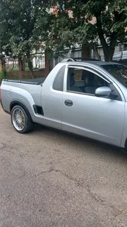 Corsa Gamma 1.4i 2004 well kept vehicle