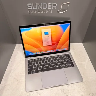 Macbook Pro 13 2017 [8GB, 256GB SSD] Excellent Condition, Warranty
