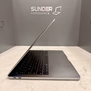 Macbook Pro 13 2017 [8GB, 256GB SSD] Excellent Condition, Warranty