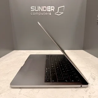 Macbook Pro 13 2017 [8GB, 256GB SSD] Excellent Condition, Warranty