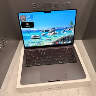 MacBook Pro M3 Pro [18GB, 512GB SSD] Immaculate Condition, Warranty
