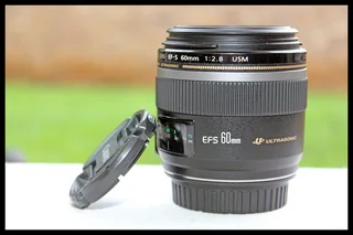 Canon EF-S 60mm f/2.8 Macro USM