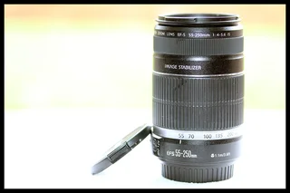 Canon EF-S 55-250mm f/4-5.6 IS