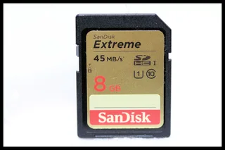 SanDisk Extreme 8GB SDHC - Class 10  @ 45MB/s