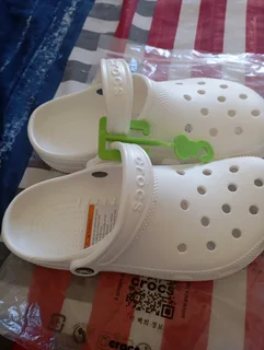 Brand New Classic Crocs (Size 6) White