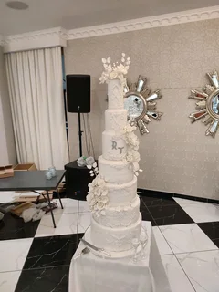 WEDDING CAKES by Raphael SA&#39;s Cakeboss and The Cake Factory