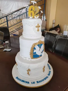 EveryDay Celebration Cakes with Raphael SAs Cakeboss