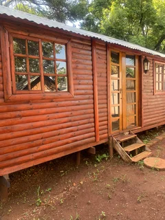 log cabin to let in monument park estate