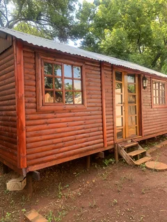 log cabin to let in monument park estate