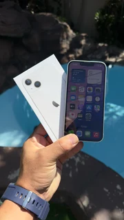 Apple iPhone 13 128GB Starlight Apple AirPods (2nd Gen)