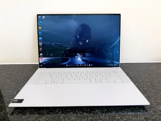 2025 Dell XPS 16 9640 | 16.3 OLED UHD&#43; Touch | Intel Core U