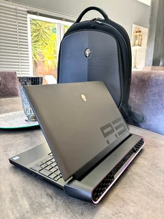 Alienware Area 51M | 32GB | i9-9900K | 5Ghz | RTX 2070 8GB GDDR6 | 17.3 FHD