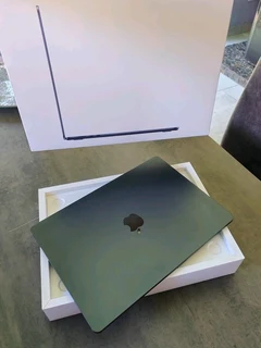 2024 Apple MacBook Air 15-inch M2 8-Core CPU, 10-Core GPU (8GB Unified RAM, 256GB Midnight