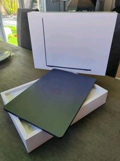 2024 Apple MacBook Air 15-inch M2 8-Core CPU, 10-Core GPU (8GB Unified RAM, 256GB Midnight