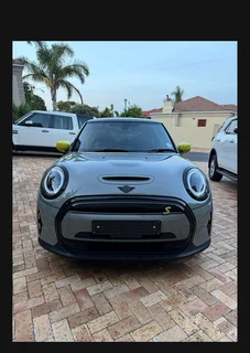 2022 Mini Cooper SE Hatch 3-Door Full Spec Electric