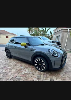 2022 Mini Cooper SE Hatch 3-Door Full Spec Electric