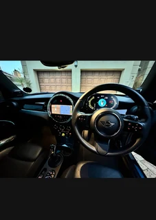 2022 Mini Cooper SE Hatch 3-Door Full Spec Electric