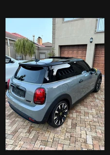 2022 Mini Cooper SE Hatch 3-Door Full Spec Electric