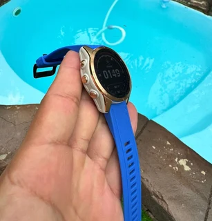 Garmin Fenix 7S – Solar Edition Rose Gold with Light Sand Band