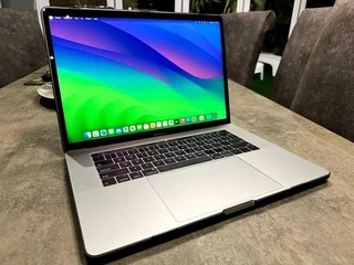Apple MacBook Pro 15 | 2.9GHz i9 | 32GB RAM | 1TB SSD | Radeon Pro Vega 20
