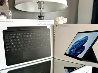 Microsoft Surface Pro 8 i7 16GB RAM 256GB SSD Storage Graph