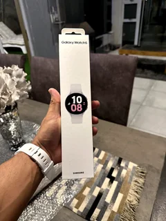 Samsung Galaxy Watch 5 44mm BT Silver